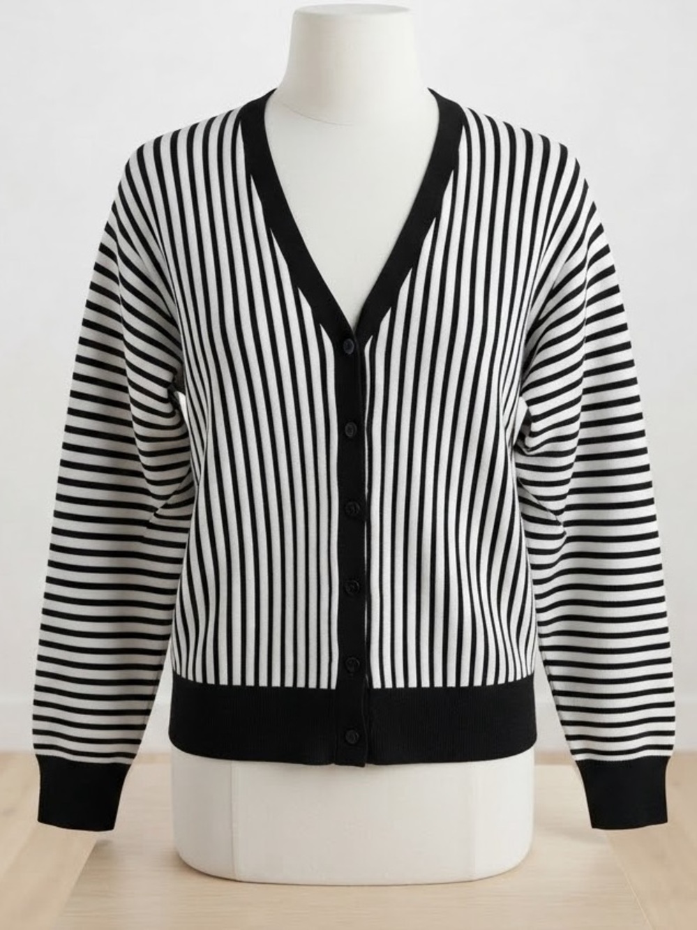 INDUSTRY| Black & White Striped V-Neck Button Front Cardigan Sweater Sz M